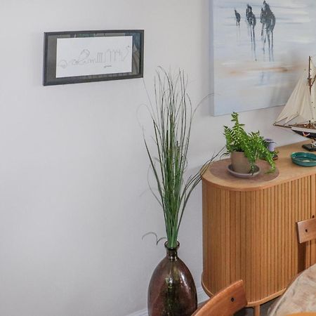 Gorgeous Apartment In Wimereux With Kitchen Extérieur photo